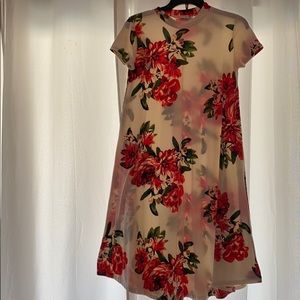 MAKE AN OFFER‼️Reb & J Floral Dress Size S